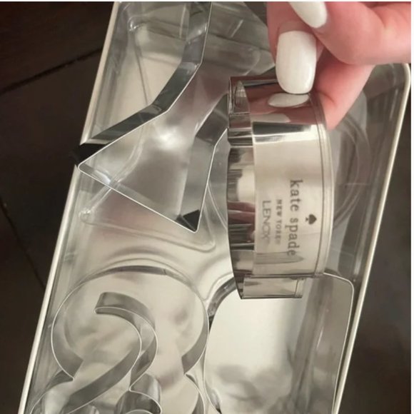 kate spade All In Good Taste Deco Dot Gift Storage Tin With Cookie Cutters *READ - Picture 5 of 14